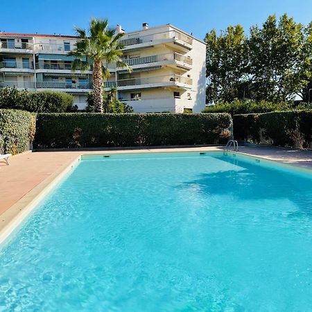 Studio De Standing Climatise, Avec Piscine, Proche De La Mer Frejus Ngoại thất bức ảnh