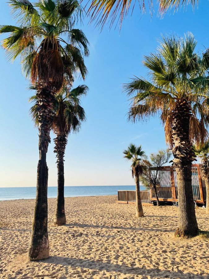 Studio De Standing Climatise, Avec Piscine, Proche De La Mer Frejus Ngoại thất bức ảnh