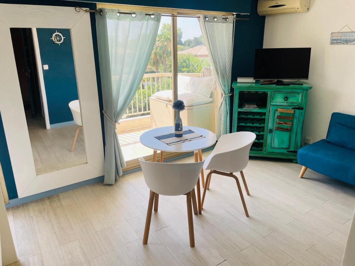 Studio De Standing Climatise, Avec Piscine, Proche De La Mer Frejus Ngoại thất bức ảnh