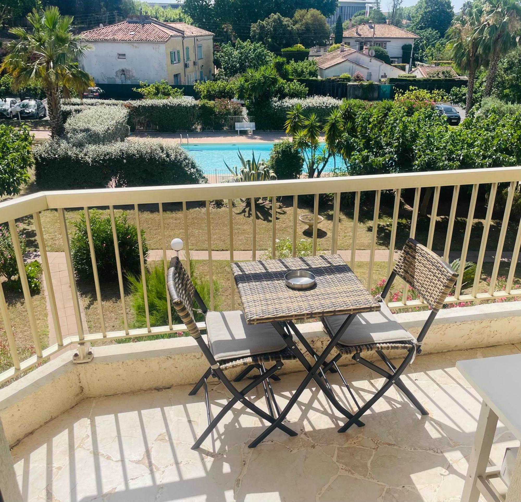 Studio De Standing Climatise, Avec Piscine, Proche De La Mer Frejus Ngoại thất bức ảnh